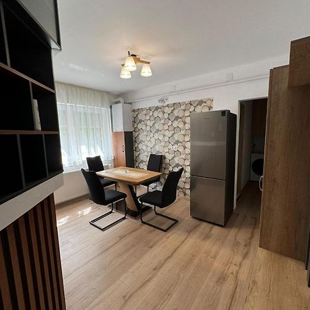 Bingo Apartman Cristuru Secuiesc Eksteriør billede