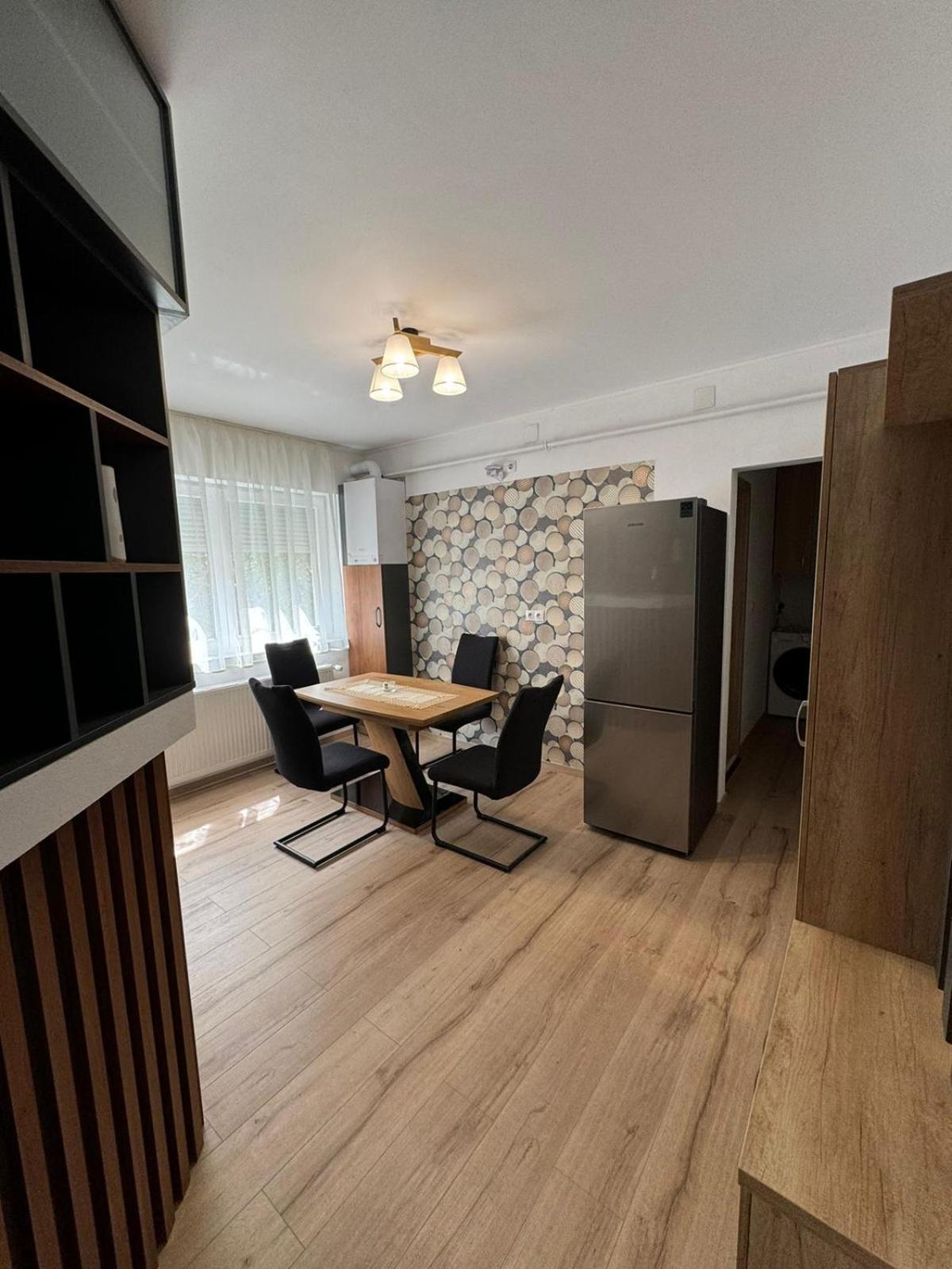 Bingo Apartman Cristuru Secuiesc Eksteriør billede