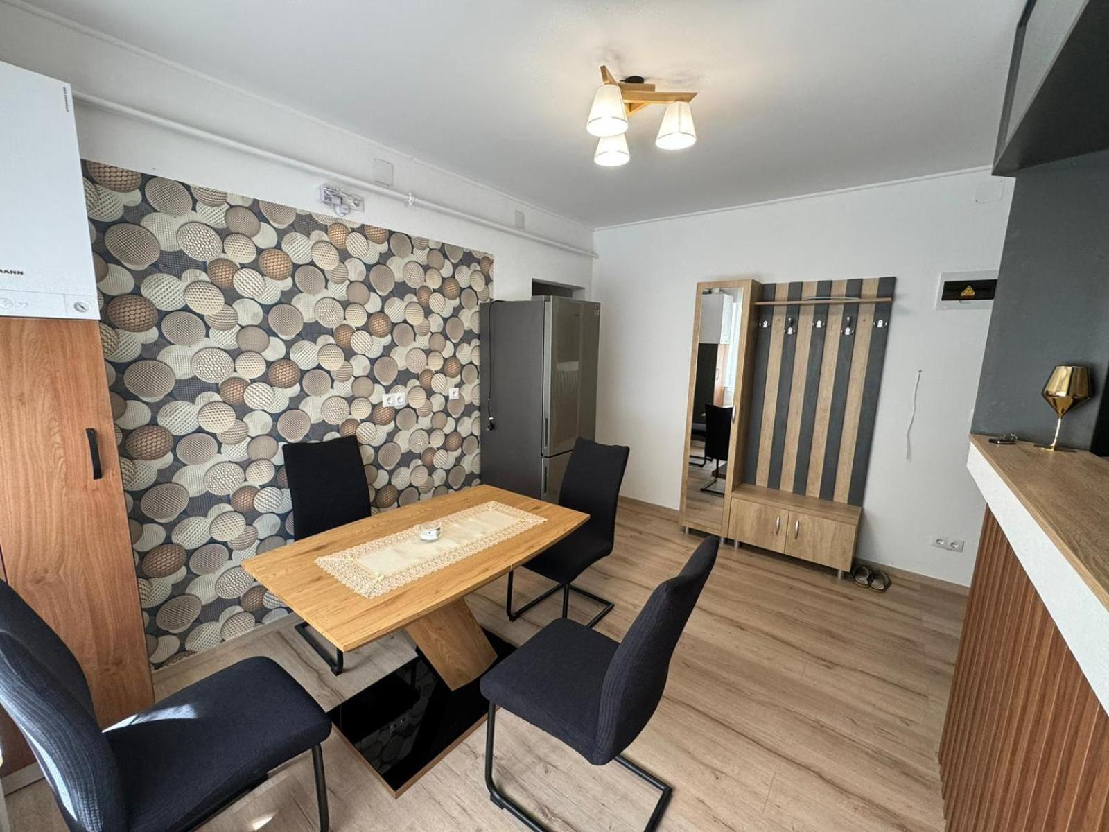 Bingo Apartman Cristuru Secuiesc Eksteriør billede